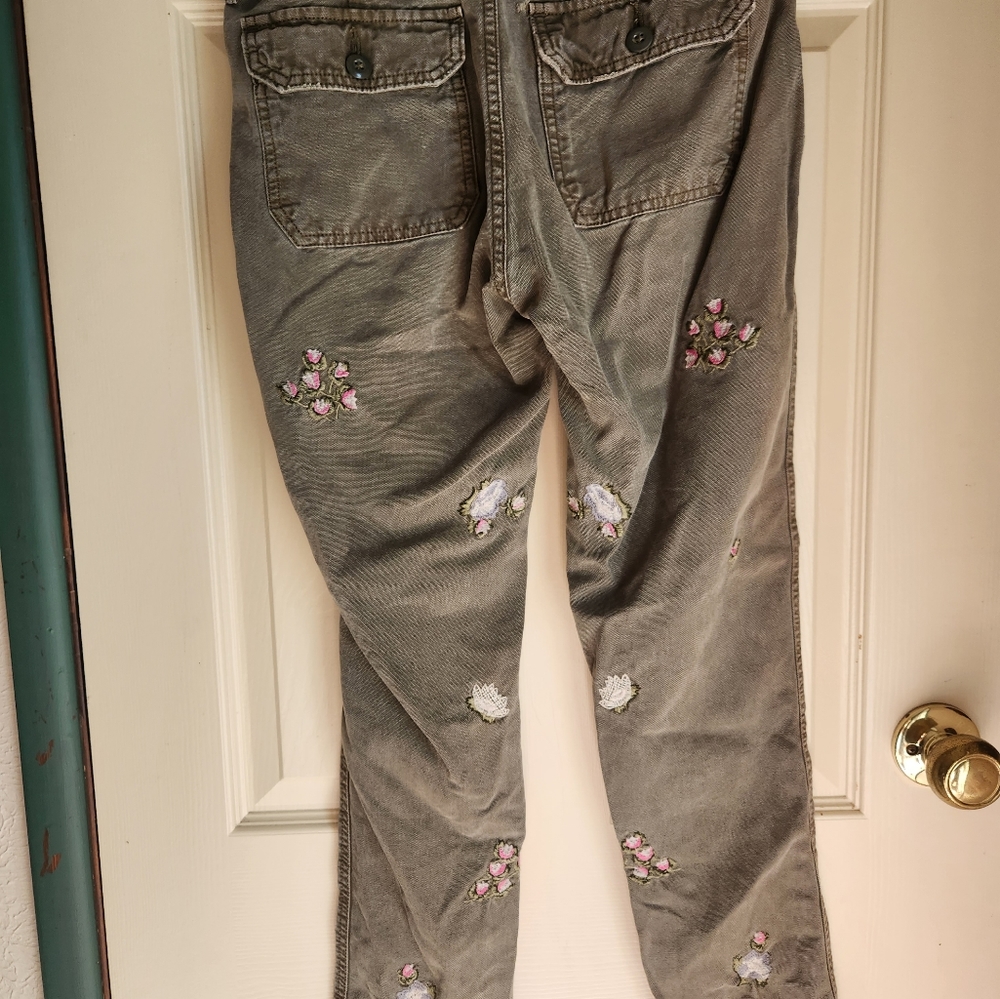 Floral green pants